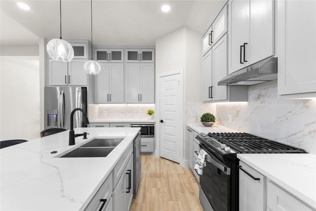 3811 Harlingen Street, Dallas, TX 75212
