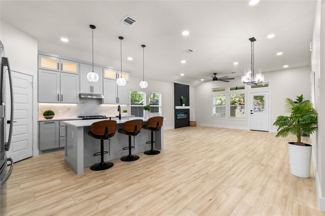 3811 Harlingen Street, Dallas, TX 75212