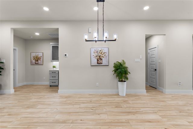 3811 Harlingen Street, Dallas, TX 75212