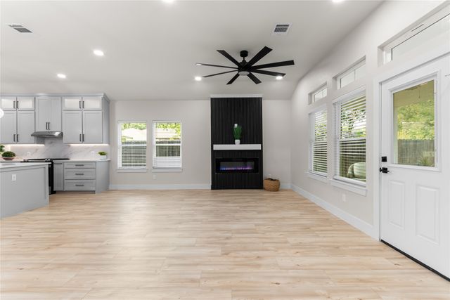 3811 Harlingen Street, Dallas, TX 75212