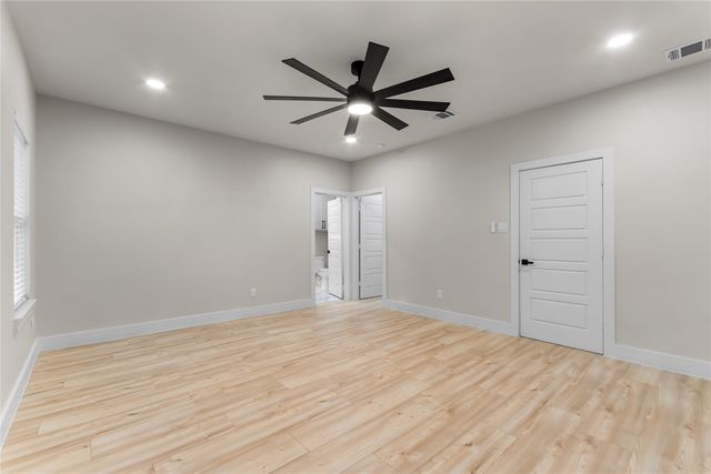 3811 Harlingen Street, Dallas, TX 75212