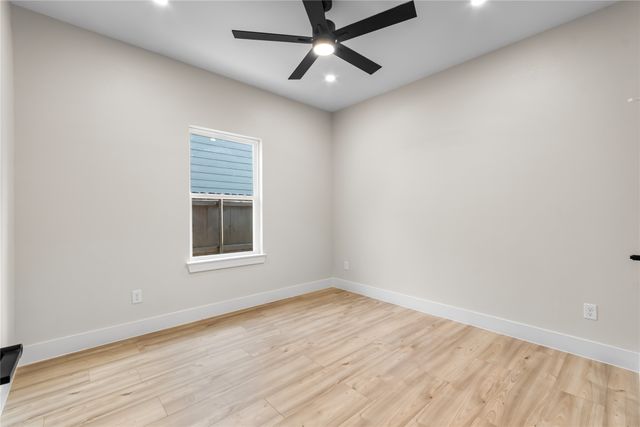 3811 Harlingen Street, Dallas, TX 75212