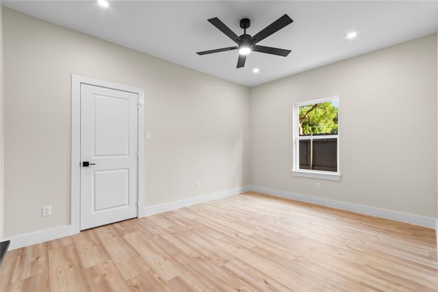 3811 Harlingen Street, Dallas, TX 75212
