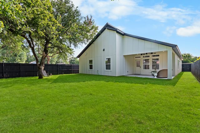 3811 Harlingen Street, Dallas, TX 75212