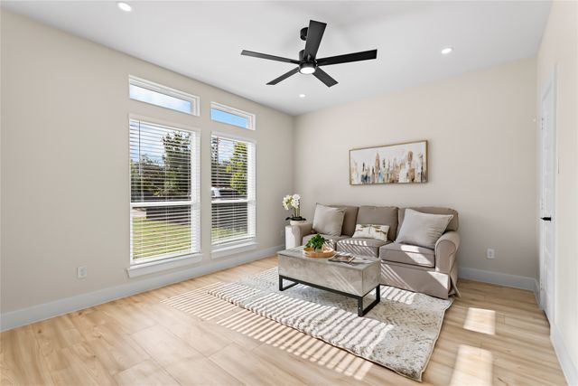3811 Harlingen Street, Dallas, TX 75212