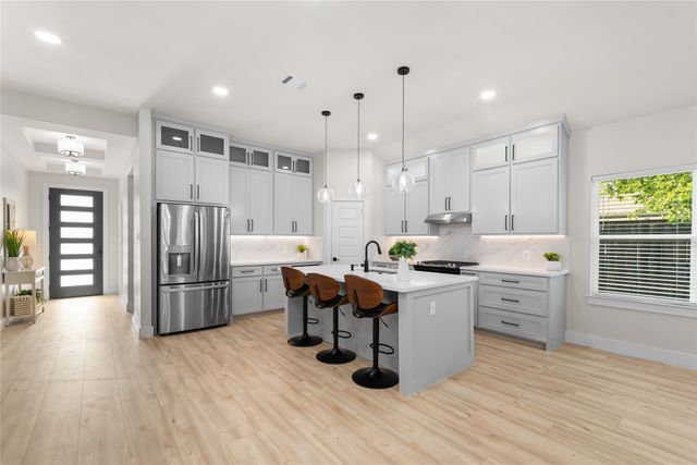 3811 Harlingen Street, Dallas, TX 75212