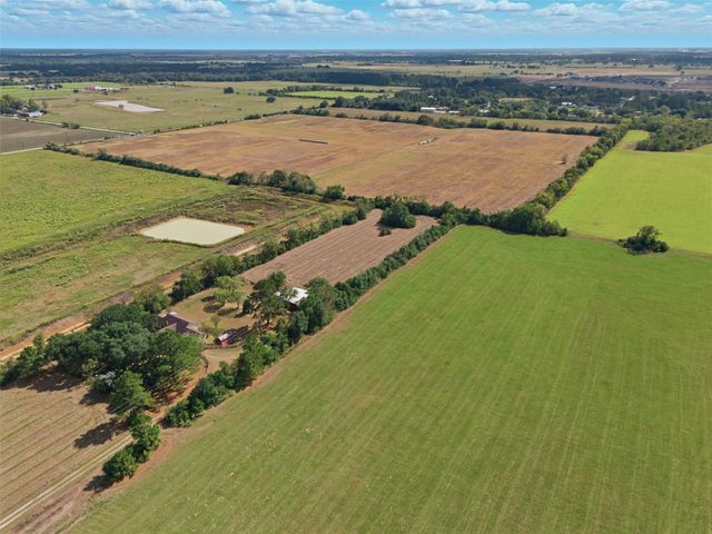 29211 Castle Road, Waller, TX 77484