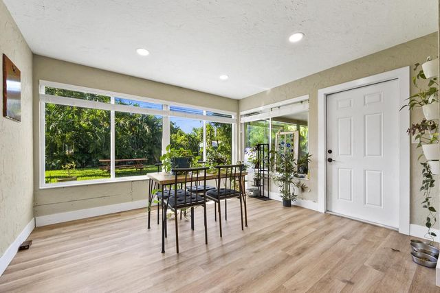 837 W Jasmine Dr, West Palm Beach, FL 33403