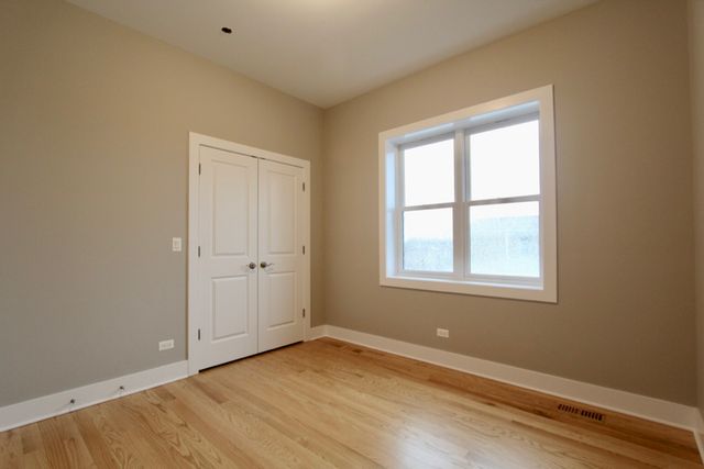 5667 W Higgins Avenue 2E, Chicago, IL 60630