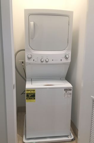 5667 W Higgins Avenue 2E, Chicago, IL 60630