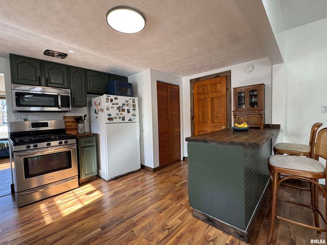 4140 Selfick Lane, Springfield, IL 62702