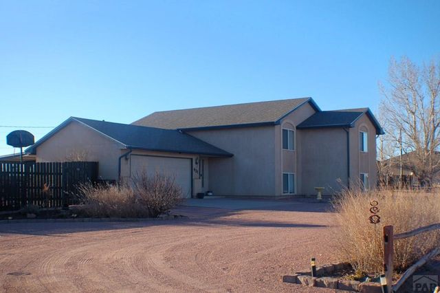 431 N Desert Cove Dr, Pueblo West, CO 81007