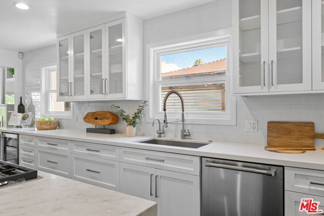 4460 Stansbury Avenue, Sherman Oaks, CA 91423