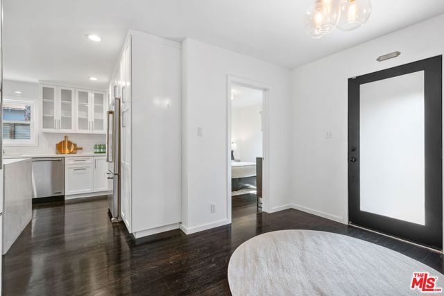 4460 Stansbury Avenue, Sherman Oaks, CA 91423