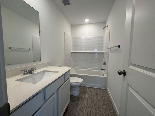 4861 Island Park Drive, Woodbury, MN 55129