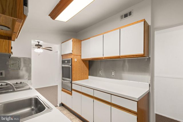 208 GLOUCESTER DR, Glen Burnie, MD 21061