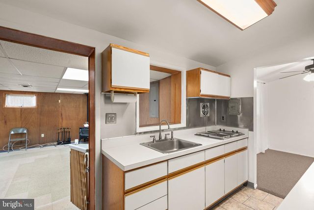 208 GLOUCESTER DR, Glen Burnie, MD 21061