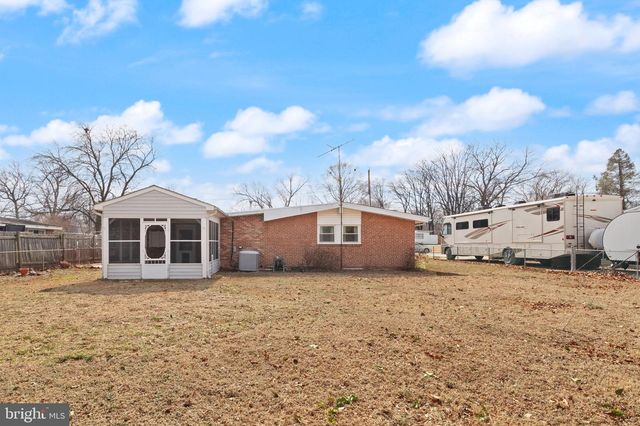 208 GLOUCESTER DR, Glen Burnie, MD 21061