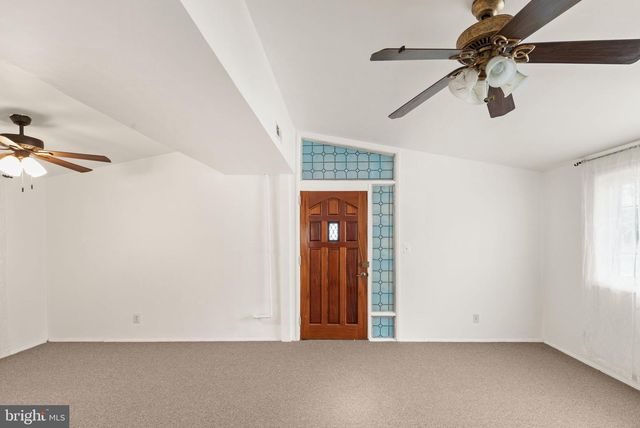 208 GLOUCESTER DR, Glen Burnie, MD 21061