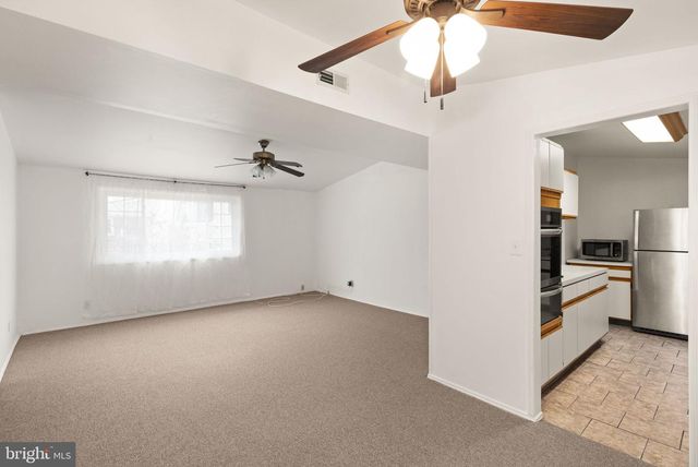 208 GLOUCESTER DR, Glen Burnie, MD 21061