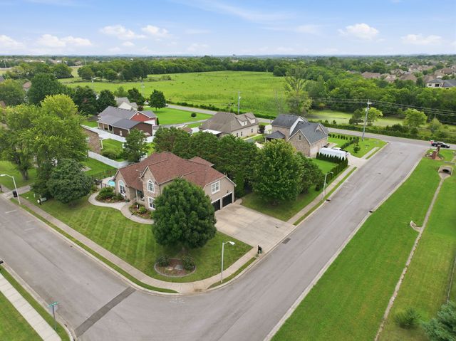2725 Aristocrate Dr, Murfreesboro, TN 37128