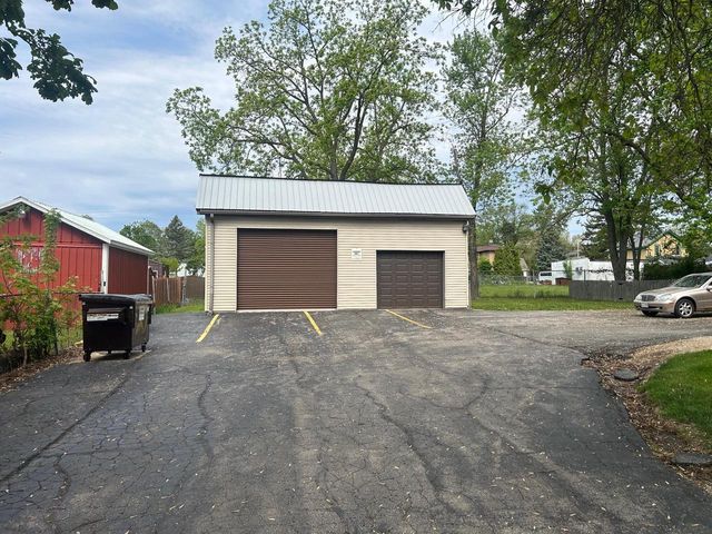 8216 199th AVENUE, Bristol, WI 53104