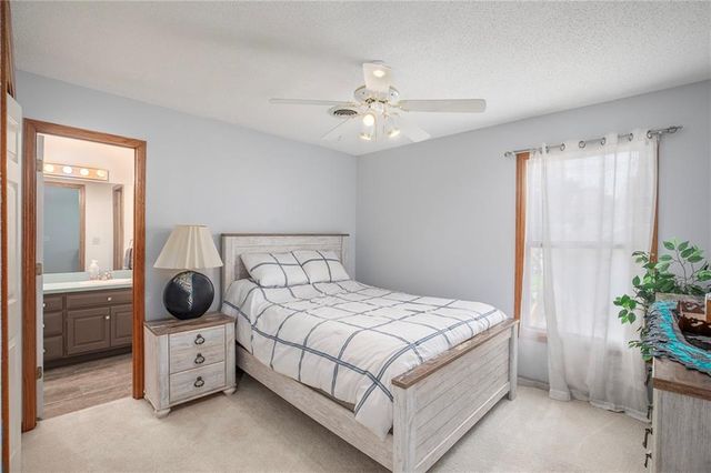 4001 NE 60th Terrace, Gladstone, MO 64119