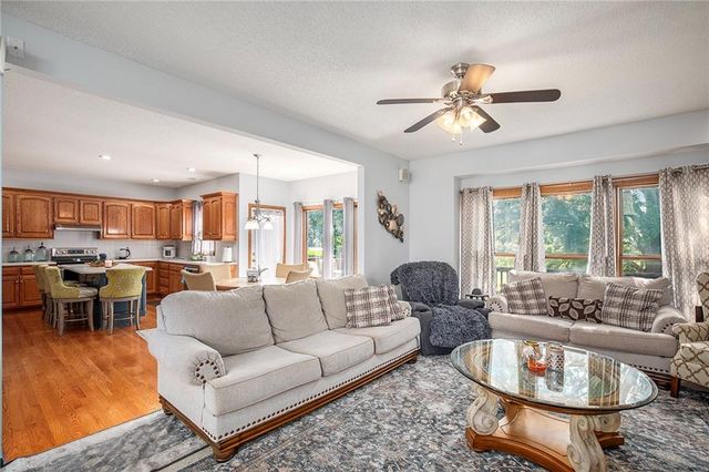 4001 NE 60th Terrace, Gladstone, MO 64119