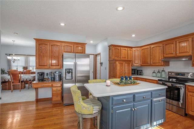 4001 NE 60th Terrace, Gladstone, MO 64119