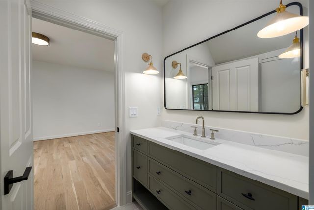 2105 LONGLEAF CIRCLE, Vestavia Hills, AL 35216