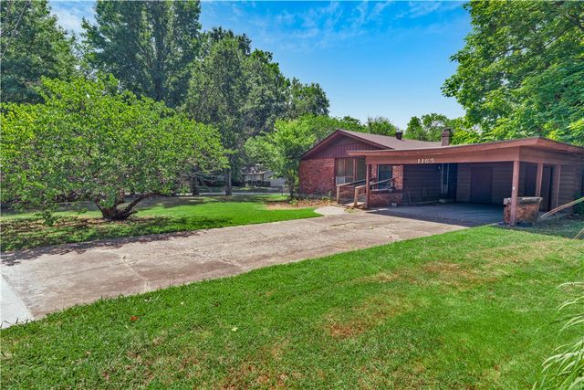 1165 Overcrest Street, Fayetteville, AR 72703