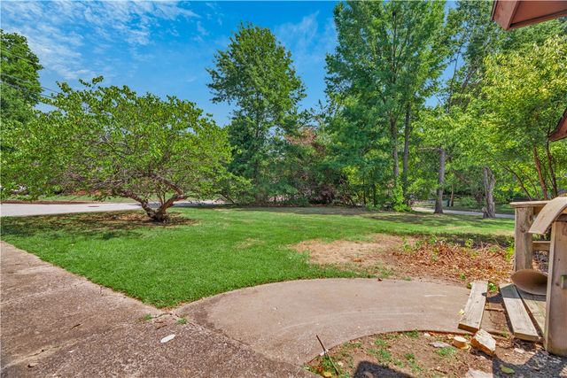 1165 Overcrest Street, Fayetteville, AR 72703