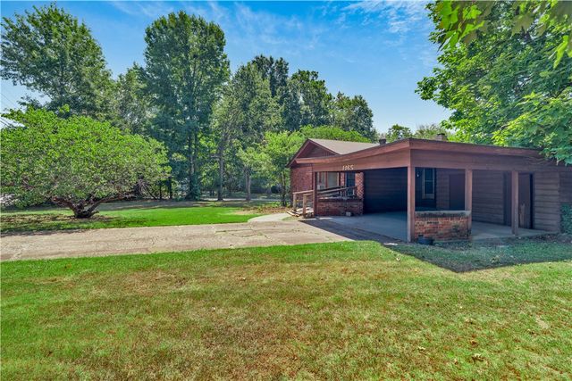 1165 Overcrest Street, Fayetteville, AR 72703