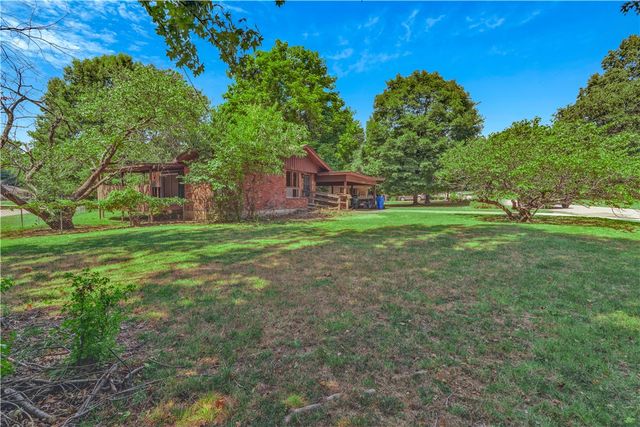 1165 Overcrest Street, Fayetteville, AR 72703