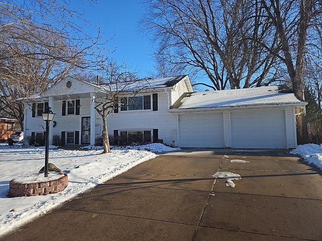 6017 Bethia Lane, Minneapolis, MN 55429