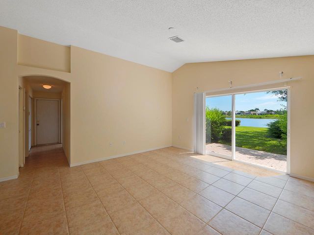 241 SW LAKE FOREST Way, Port St. Lucie, FL 34986