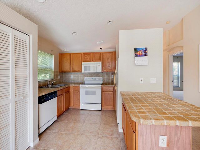 241 SW LAKE FOREST Way, Port St. Lucie, FL 34986