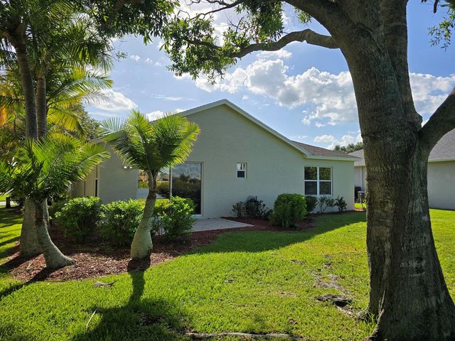 241 SW LAKE FOREST Way, Port St. Lucie, FL 34986