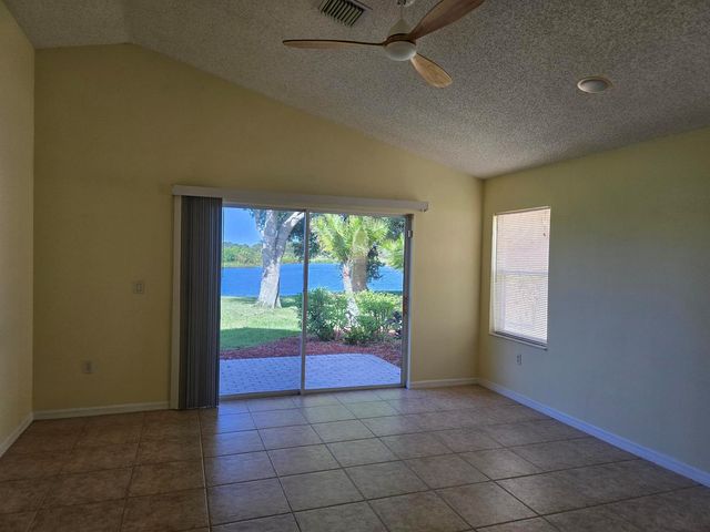 241 SW LAKE FOREST Way, Port St. Lucie, FL 34986
