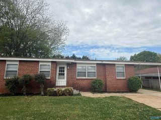 3218 Fairacres Road SW, Huntsville, AL 35805