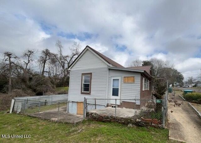 3104 10th Street, Meridian, MS 39301