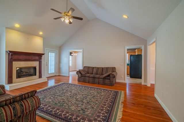 537 Big Oak Dr, Manchester, TN 37355