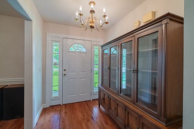 537 Big Oak Dr, Manchester, TN 37355