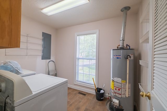 537 Big Oak Dr, Manchester, TN 37355