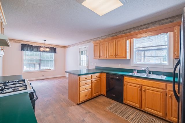 537 Big Oak Dr, Manchester, TN 37355