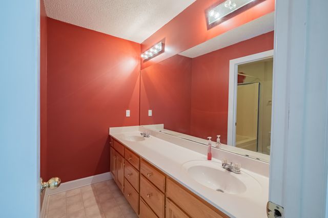 537 Big Oak Dr, Manchester, TN 37355