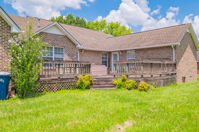 537 Big Oak Dr, Manchester, TN 37355