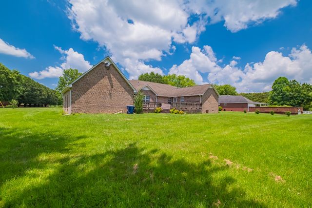 537 Big Oak Dr, Manchester, TN 37355