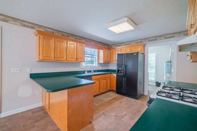 537 Big Oak Dr, Manchester, TN 37355