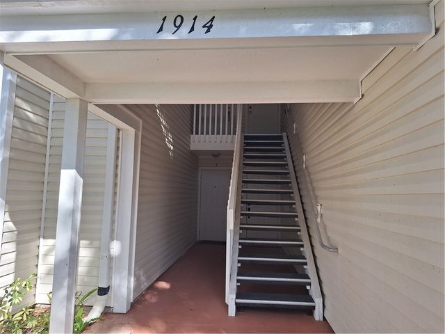 1914 Westminster Circle 13-4, Vero Beach, FL 32966